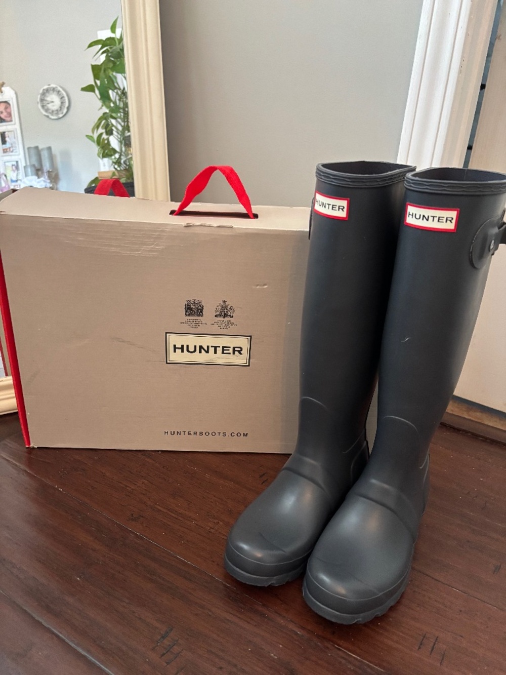 NWT Hunter Original Tall Boots in Beautiful Matte Gray Size 5